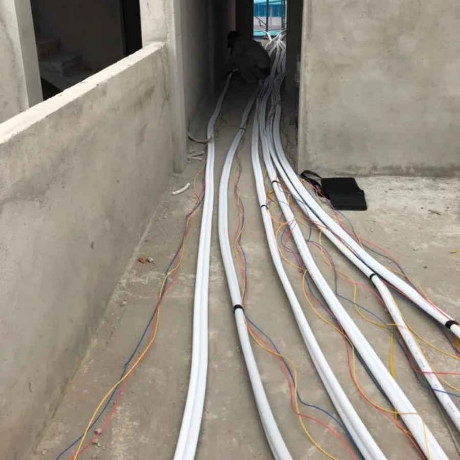 Chuẩn bị ống đồng, vật tư đầy đủ trước khi thi công